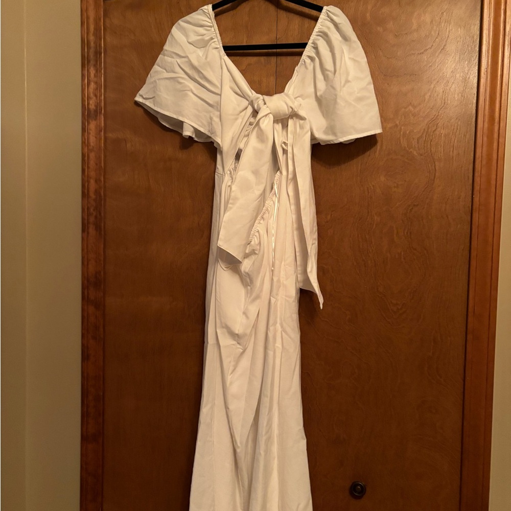 White dress - Picture 2 of 4